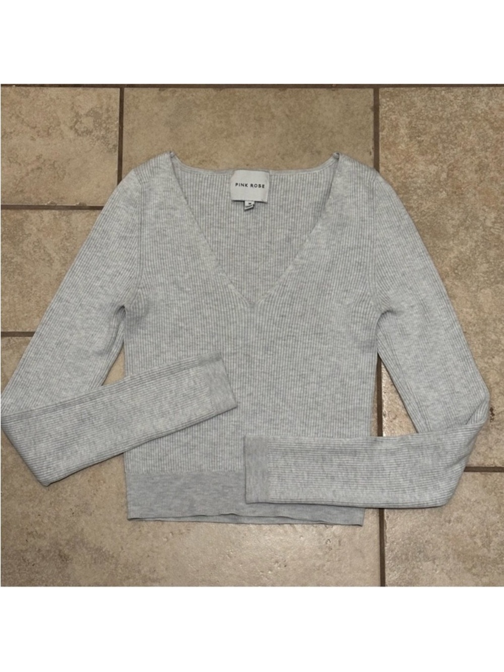 PINK ROSE ~ Light Gray Ribbed V-Neck Long Sleeve Crop Top Women’s Size Medium